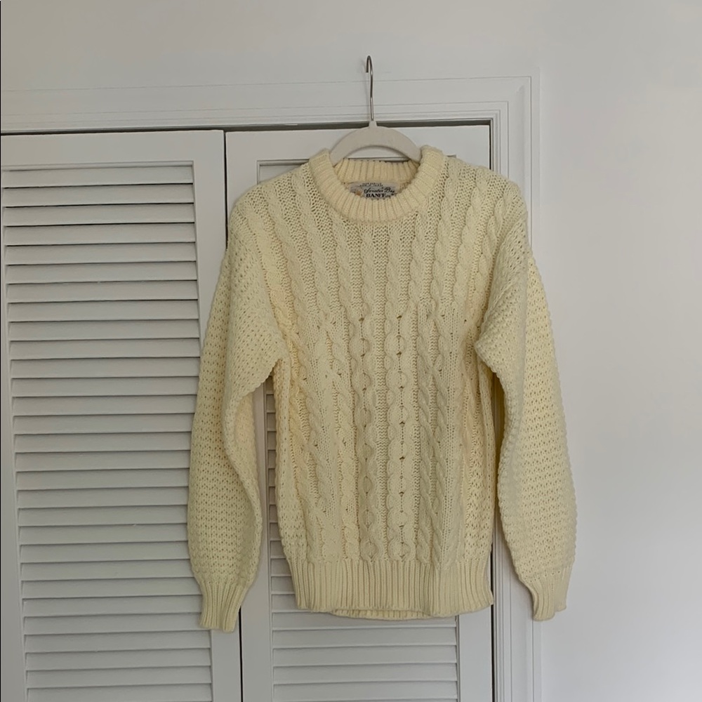 SOLD- Vintage butter yellow sweater- Sweater Bee by Banff